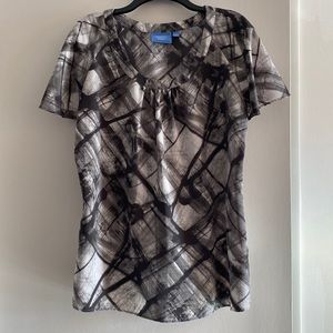 Simply vera short sleeve top. Size large.